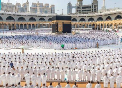 4-star Platinum Umrah Packages 2023